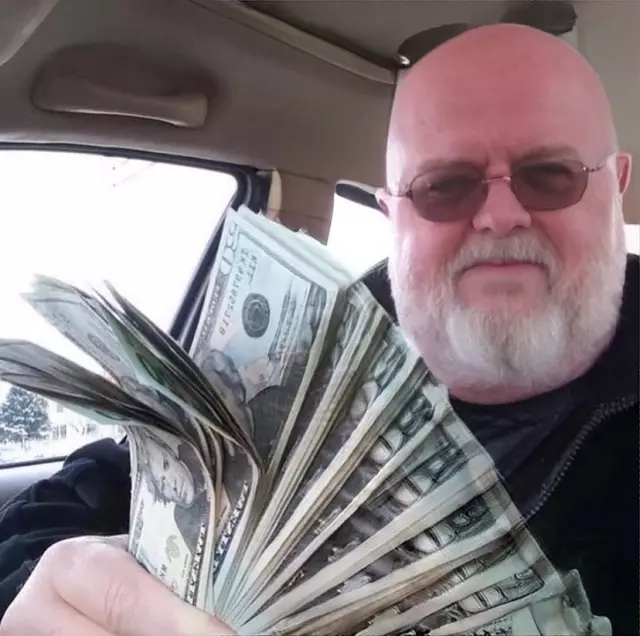 Im looking for a sincere sugar baby who is in need of a sugar daddy to spoil you and also help financially....