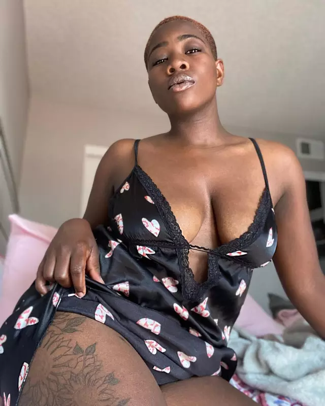 TITILE  I will give you my full Handjob,Bj,Massage,Doggy,,69,Fingering,Cum in my face  ,cum in my mouth  ,Kissing   ,GFE