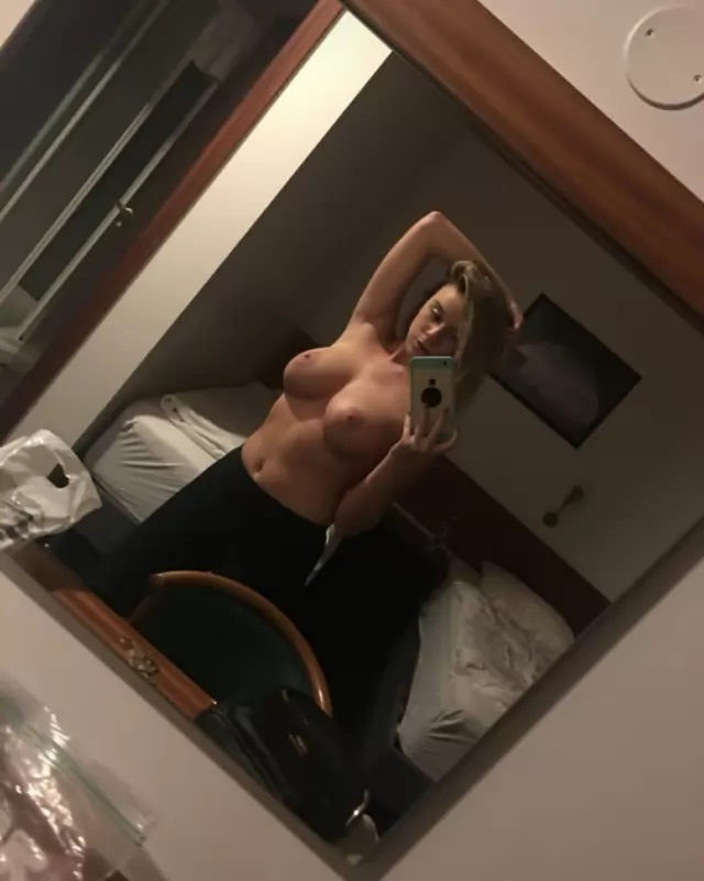  I will give you my full Handjob,Bj,Massage,Doggy,,69,Fingering,Cum in my face  ,cum in my mouth  ,Kissing   ,GFE, Deep 