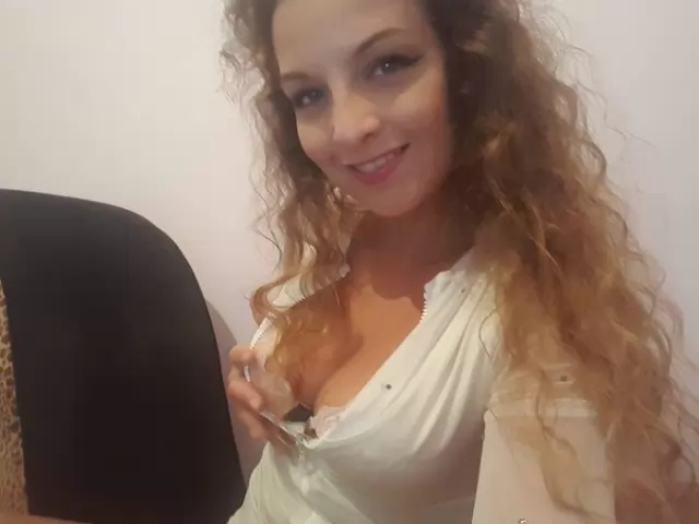 TITLE  I will give you my full Handjob, Bj, Massage, Doggy, , 69, Fingering, Cum in my face  , cum in my mouth  , Kissin