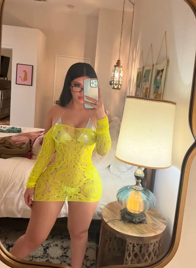 I am ready for FaceTime and available for hook up incall or outcall 1 303-479-4260