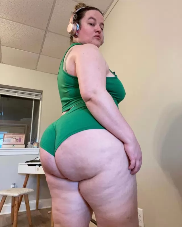 I have a sexy body. big ass , Nice boobs, pink tight pussy See all my pictureyou can spend a daynight with me 
