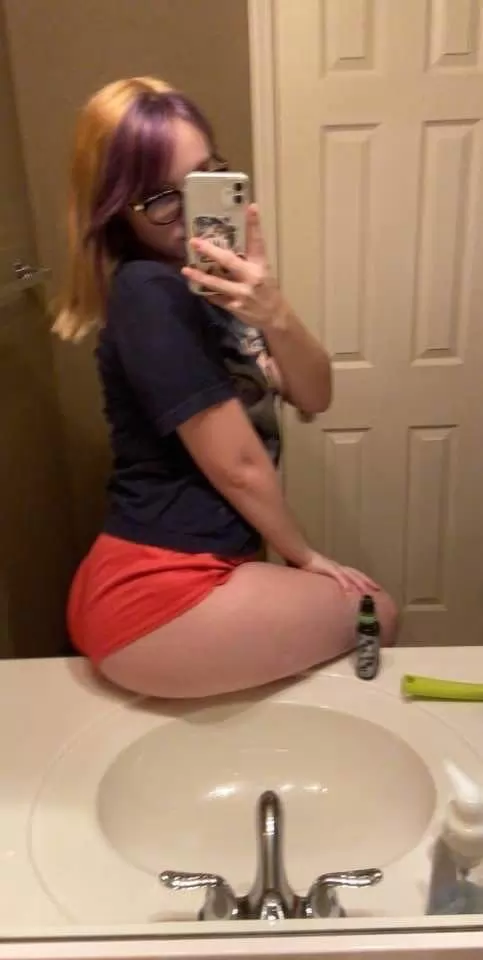 I will give you my full Handjob, , Massage, Doggy, , 69, Fingering, Cum in my face  , cum in my mouth  , Kissing   , GFE