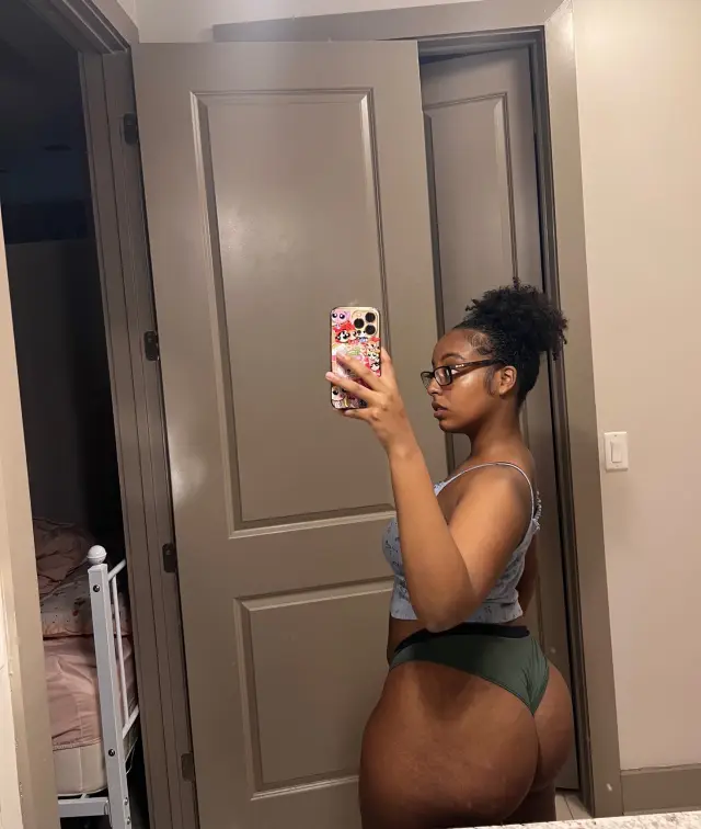 Hi Im Jillian , Im available for realtime fun.Not for FREE. Serious minds only . No games please.