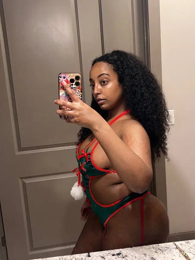 Hi Im Jillian , Im available for realtime fun.Not for FREE. Serious minds only . No games please.