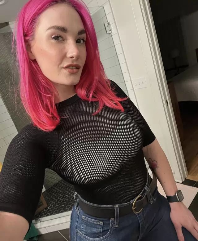 Im available for hookup HOT GIRLNICE BOOBDOGGY STYLE READY TO SUCK