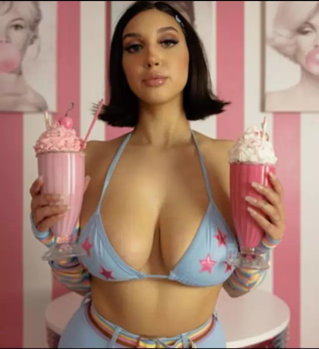 Am only here for hookup and the fun of ittext me if you are down for good sex and lots 1 205-301-2378