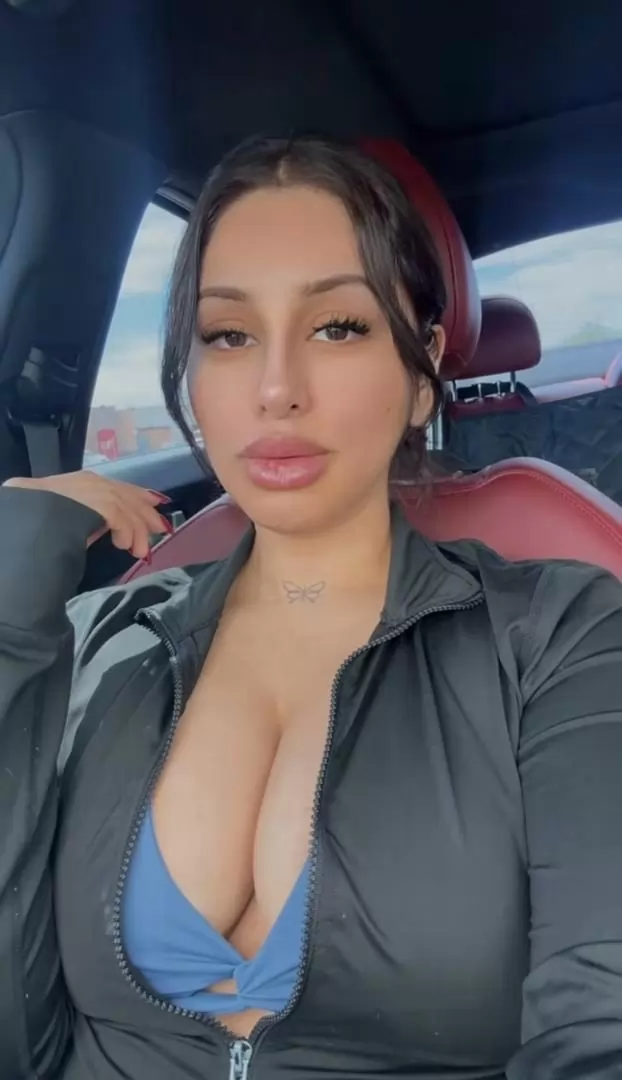 BestHottest in town juicy sexyErotic Hey guys its Venessa ? Im available now and to have some fun!!