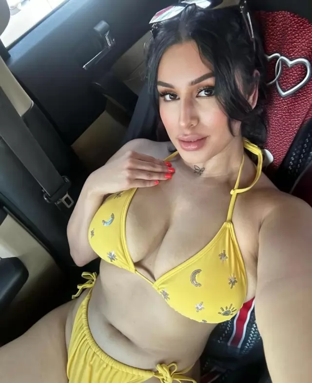Best hottest in town juicy sexy Erotic, Hey guys its Venessa Im available now and to have some fun 