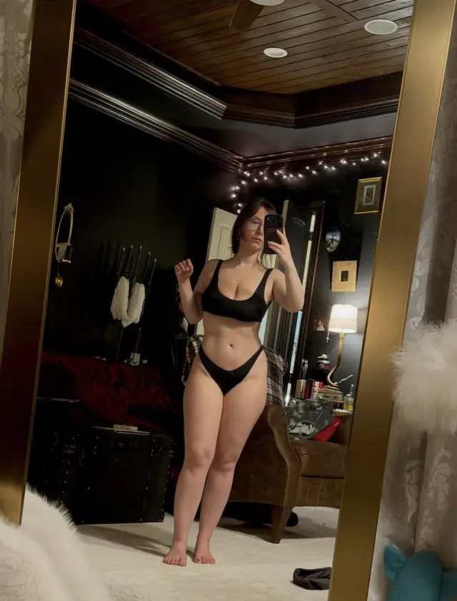 Come oil me up lets have a wonderful wet time together baby at a good rate, payment in person 