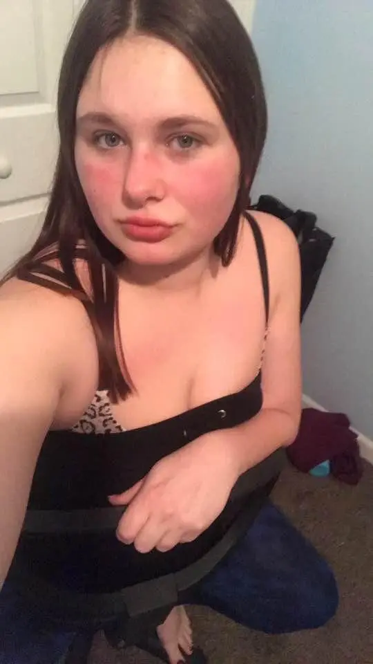 Sexy neat young girl available to make your fantasies come true 
