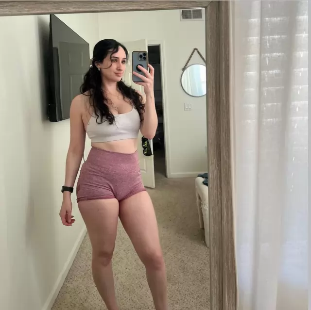 Best hottest in town juicy sexy Erotic, Hey guys its Rachel Im available now and to have some fun