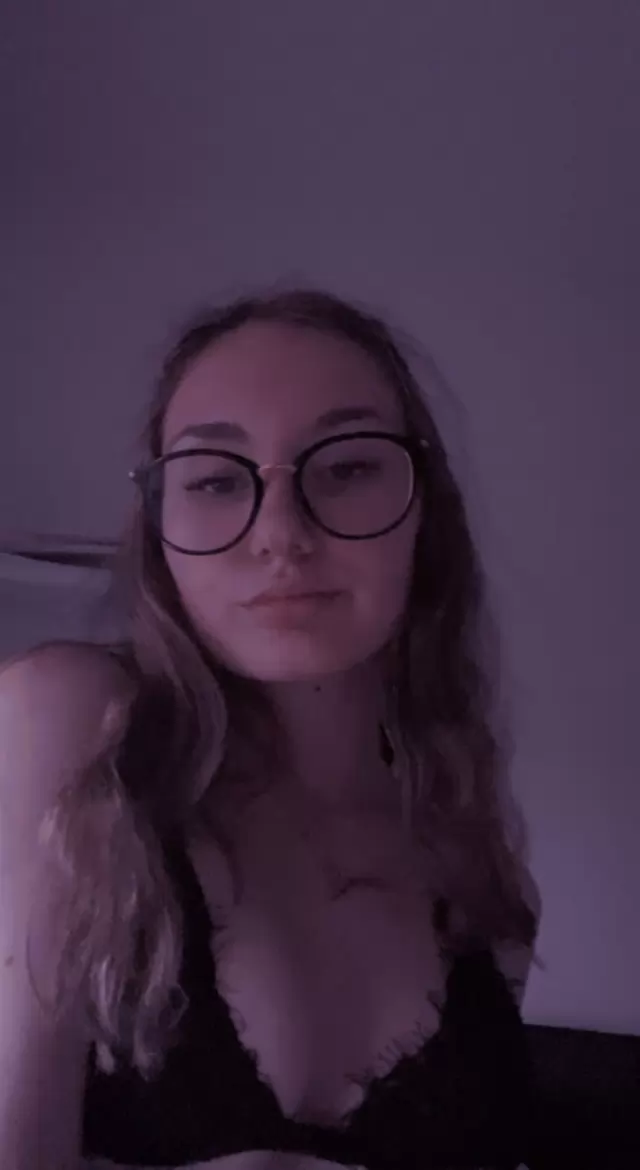 BestHottest in town juicy sexyErotic Hey guys its Rachel ? Im available now and to have some fun