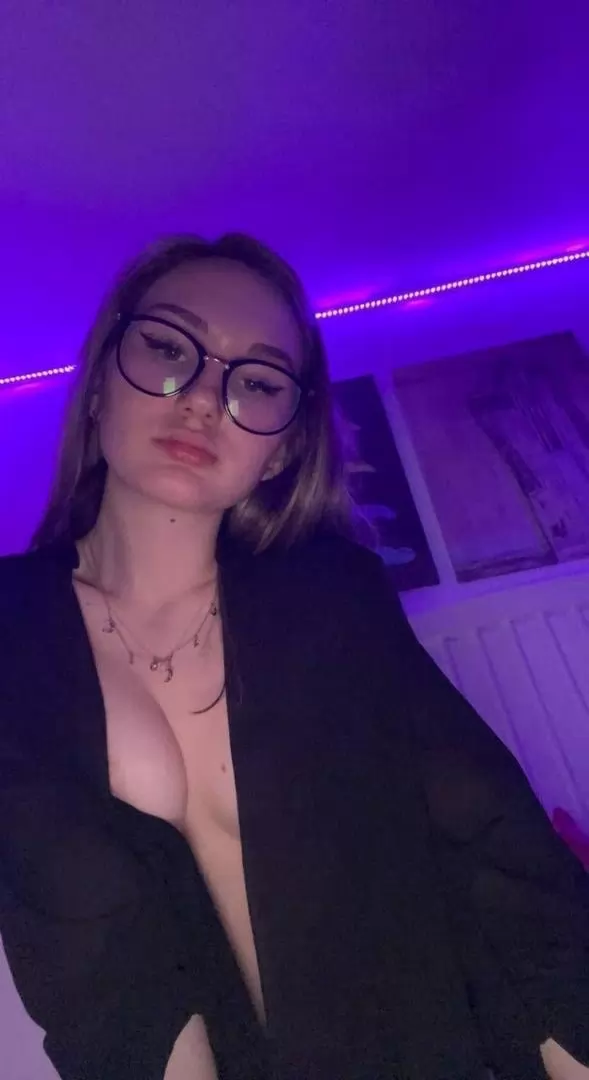 BestHottest in town juicy sexyErotic Hey guys its Rachel ? Im available now and to have some fun