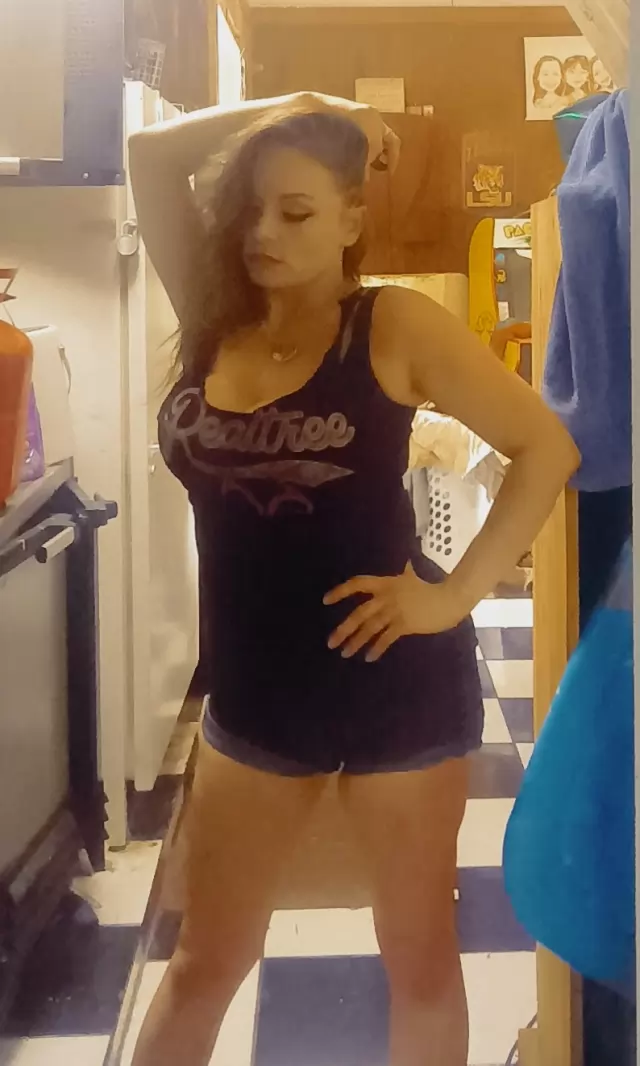 Baddie, Built Like a Coke Bottle 
