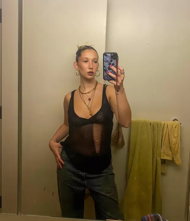 Hey Im naughty Nita and available for real time fun 
