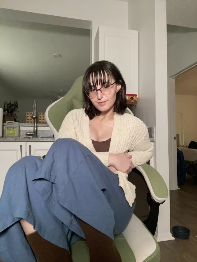 I offer affordable massage with sex Im professional discreet and genuine 