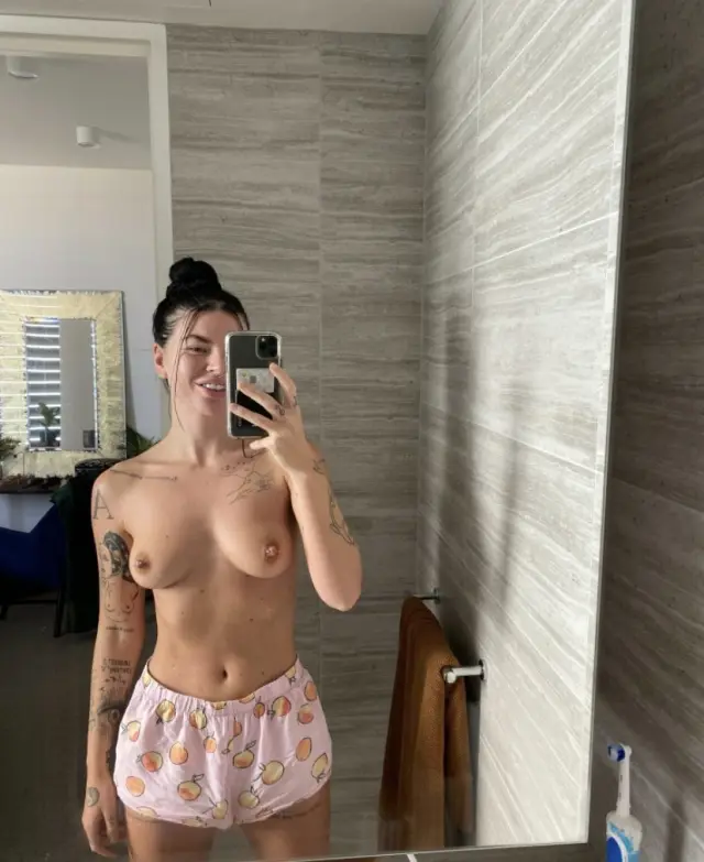 100 REAL AND SWEET PUSSY