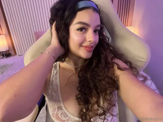 Im a female escort available for both Incall and outcall