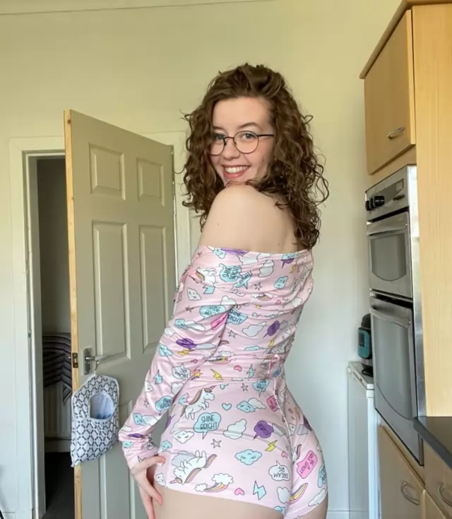 BestHottest in town juicy sexyErotic Hey guys its Venessa? Im available now and to have some fun!! And make you have the