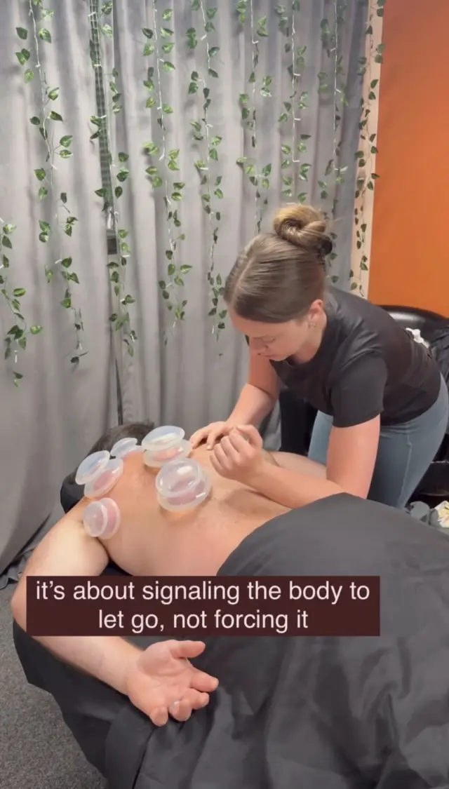 COME UNWIND AND TREAT YOURSELF TO A REFRESHING FULL-BODY MASSAGE THAT HELPS YOU RELAX REACHARG AND FEEL YOUR BEST. IM TH