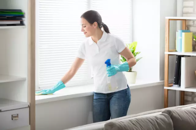 Lacey Cleaning despite sharing a true-mate connection