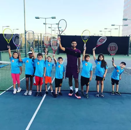 ATTENTION PARENTS IN THE VALLEY

Great news! Tennis classes are one of 