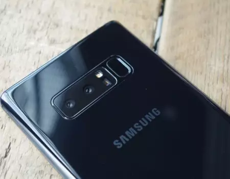 If you have a Samsung Galaxy Note 8, please clean it in time. Otherwise, the s
