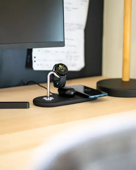  Hello Samsung, Meet the PowerBase!

Finally, charge your Samsung watch, earbuds and pho