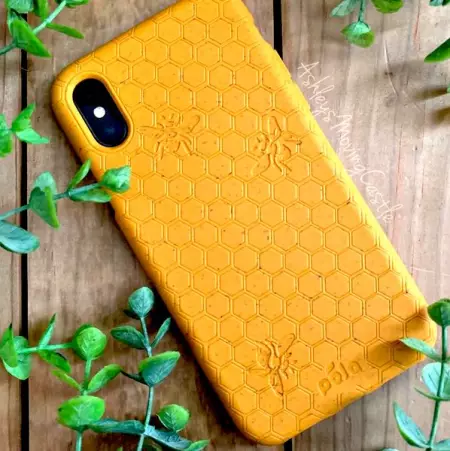 JOIN the fight against plastic waste!

1 BILLION plastic phone cases are