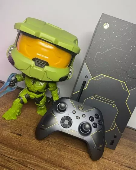 -
Happy Hump Day Gamers! 


Finally opened the Halo Infinite
Series X and the Funko